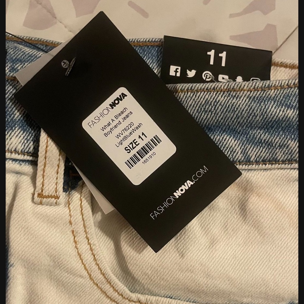 Forever 21 Bleach Boyfriend Jeans